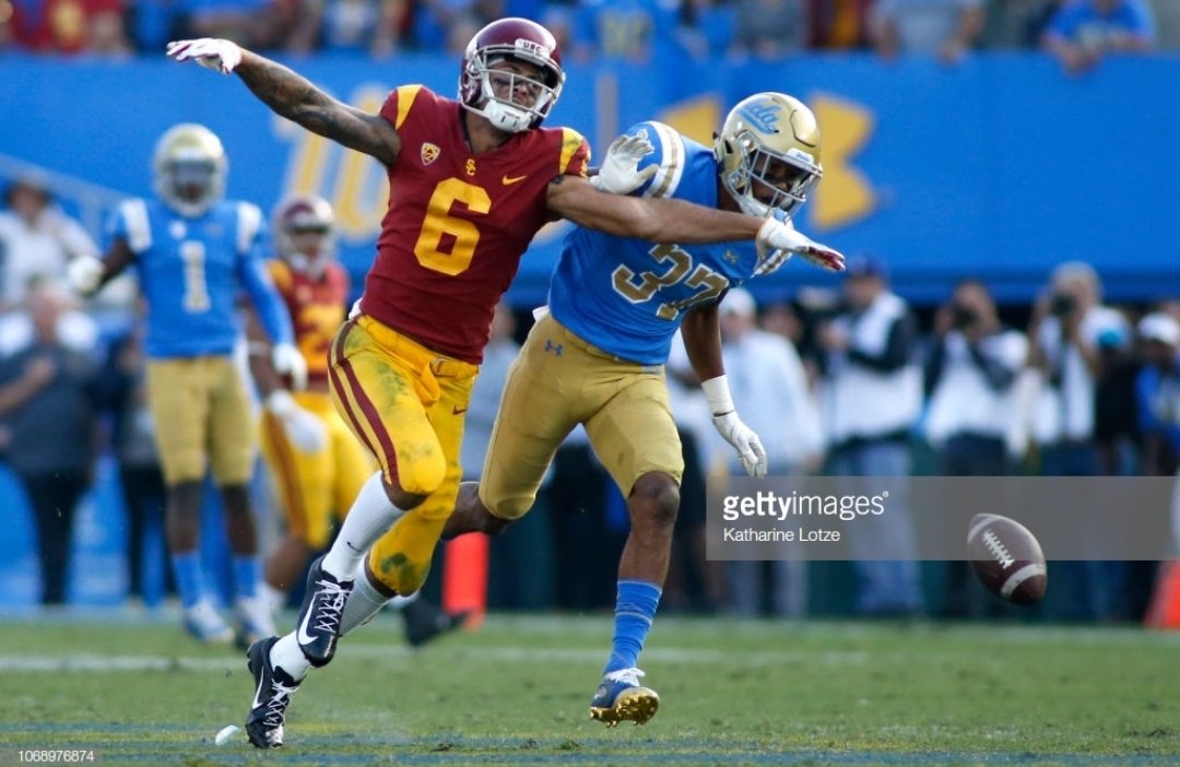 SESchwartzman's tweet photo. Consider this my official declaration that #USCvsUCLA is the best looking rivalry in sports history.
#USC #UCLA #Conquest #USCUCLA https://t.co/nNKulCUdIP
