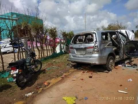 Jothimuruganj's tweet photo. @stylepaandi O.S மணியன் அமைச்சரோட கார் சந்தோஷத்துனால அடித்து நொறுக்கப்பட்டதா ???
இத்தனைக்கும் அமைச்சர் எங்க ஊரு அவருக்கே மெத்தனம் அப்புறம் எங்க ஜி அரசுக்கு புரியபோகுது https://t.co/fIQGKVHbTd
