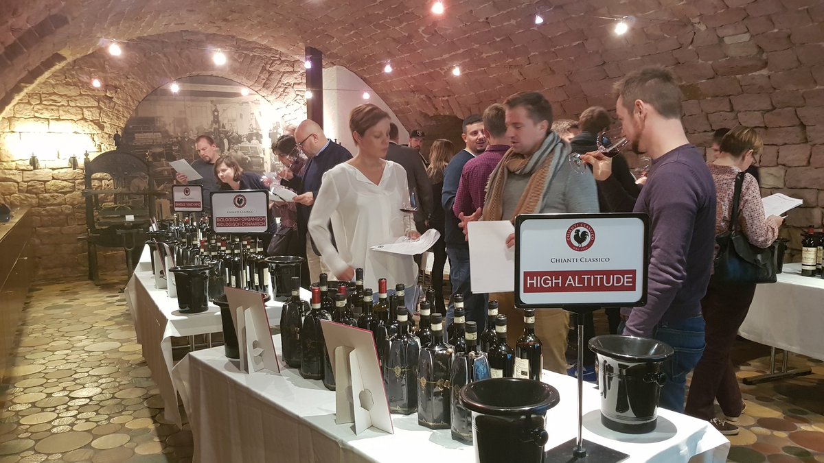 chianticlassico's tweet photo. Sommelier Summit 2018 | welcoming the sommeliers from Germany Austria and Switzerland at the Meininger headquarters with a selection of Chianti Classico wines by Sascha Speicher. #GalloNero #SchwarzerHahn #BlackRooster @meiningeronline https://t.co/hy1LwIyOwg