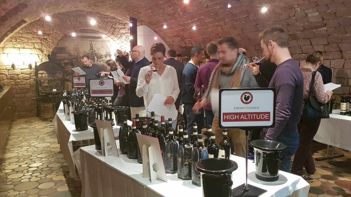 chianticlassico's tweet photo. Sommelier Summit 2018 | welcoming the sommeliers from Germany Austria and Switzerland at the Meininger headquarters with a selection of Chianti Classico wines by Sascha Speicher. #GalloNero #SchwarzerHahn #BlackRooster @meiningeronline https://t.co/hy1LwIyOwg