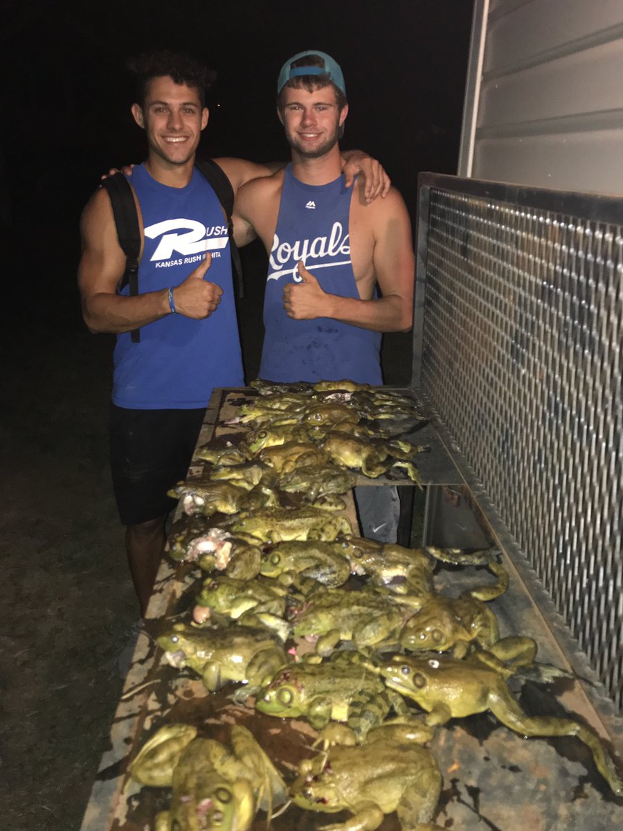 HendricksNate's tweet photo. Happy 21st to this man!! Don’t have too much fun today bro 🍻 @BradenLuck https://t.co/r1G60eORrI