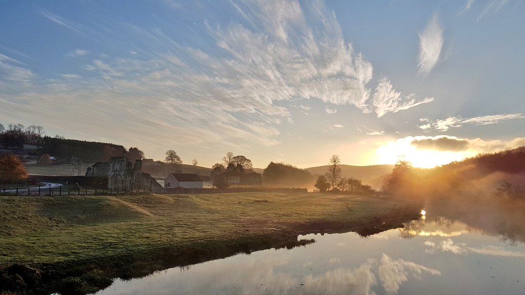 northyorkswx's tweet photo. A cold frosty start to day in #KirkhamAbbey this morning with a thin layer of radiation fog along the valley bottom.
@PhotoRichSmith @CliveRhymester @Alpacaperfect @StoneTroughInn @Hudsonweather @OwainWynEvans @kcrewders @JonMitchellITV @weathertrending @liamdutton @juliatetley https://t.co/Ypcg6FXUjF
