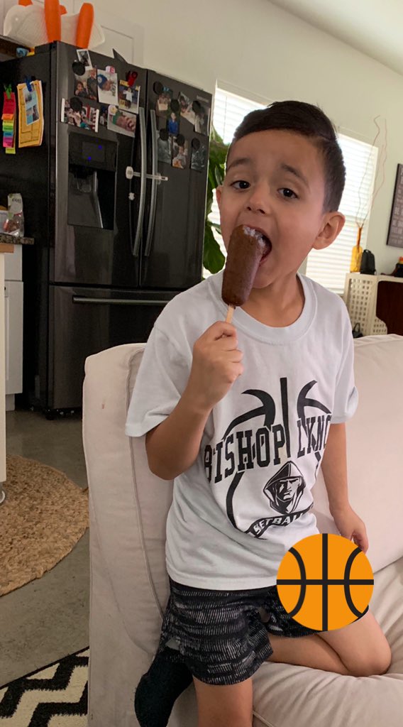 sch4v3z's tweet photo. @imo_essien, @ACEch4v3z said way to eat on Friday lol #hoopseason #campcoach https://t.co/ODSODq1dFU