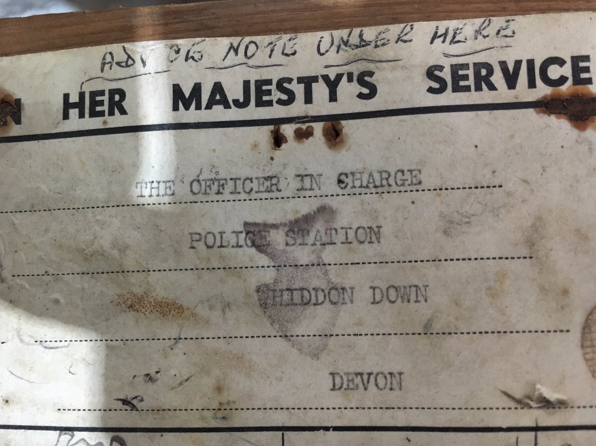 dartmoorlife's tweet photo. The UK Cold War siren, 11,000 hand powered warning sirens 1953 - 1992. This one sat in a crate in the police house at Whiddon Down (like many other police houses & Devon police stations) & eventually made its way into the Museum
#Museum30 day 18 sound #4minutewarning #dartmoor https://t.co/hLTC0wao8p