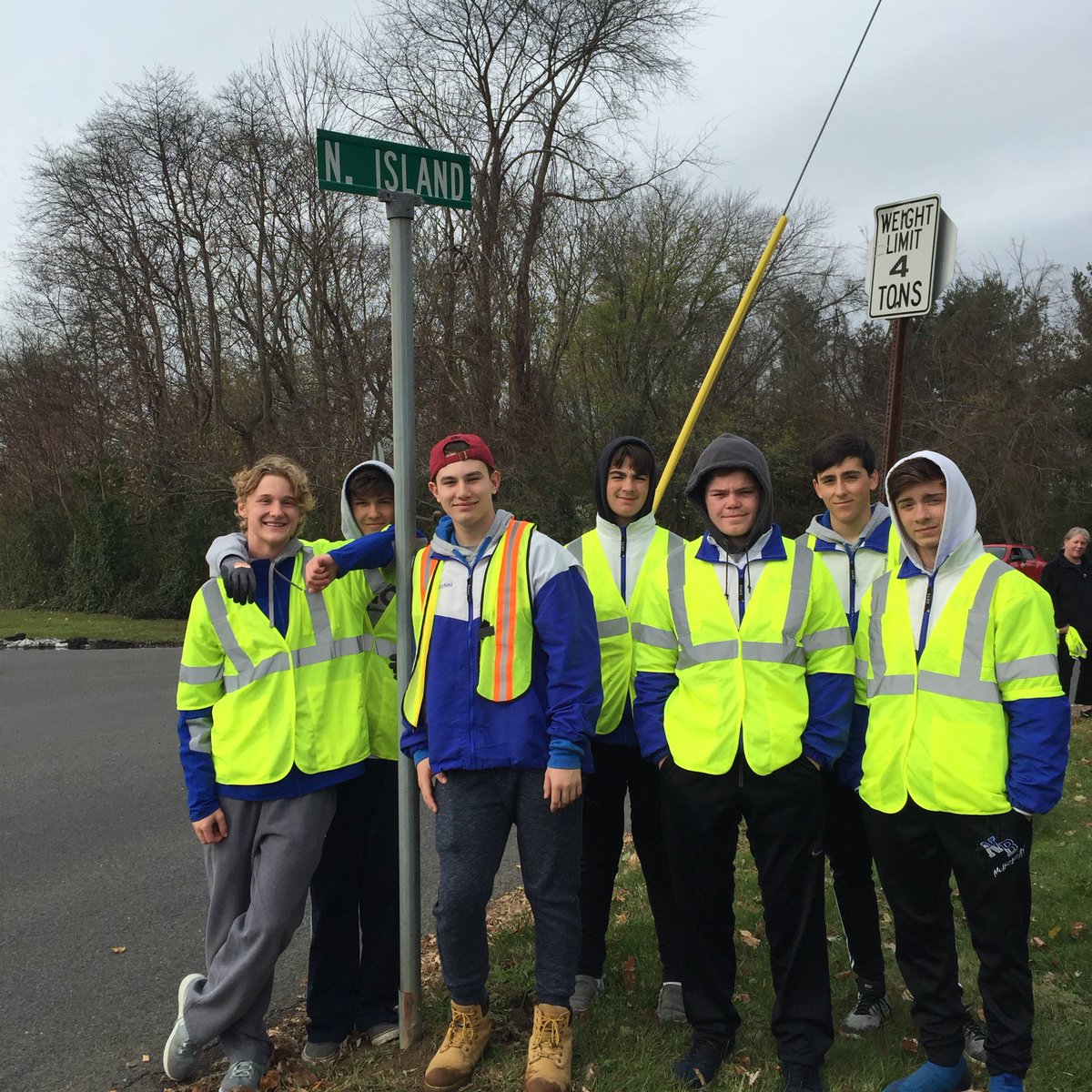 Island Road in Mansfield is free of trash today due to the work of @NBCLAX this morning. #gohounds #cleancommunities