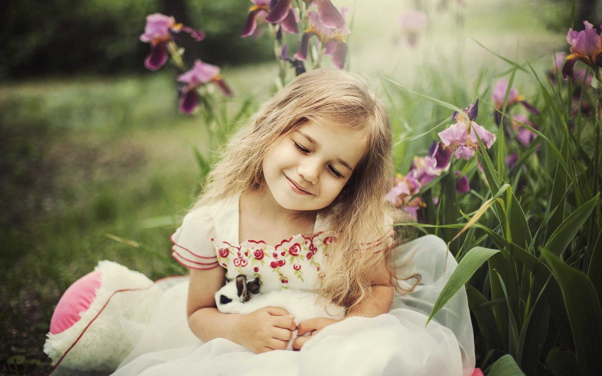 Bador877's tweet photo. #قروب_غيم_للدعم 
#اسطول_زعماء_التويتر 
.
البعض نُحبهم من رِقة حروفهم، فجُزء من جمال روح الإنسان تظهر بين السطور ...
#بدور https://t.co/H1d2eZYeC9