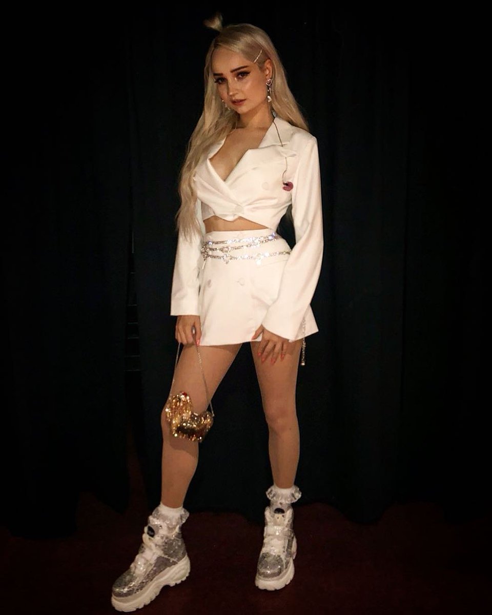 mazurlbate's tweet photo. About last night, for Kim’s first tour it’s only right that we go Like A Virgin #TheBloomTour #Mazurbated https://t.co/FAw16gaqZg