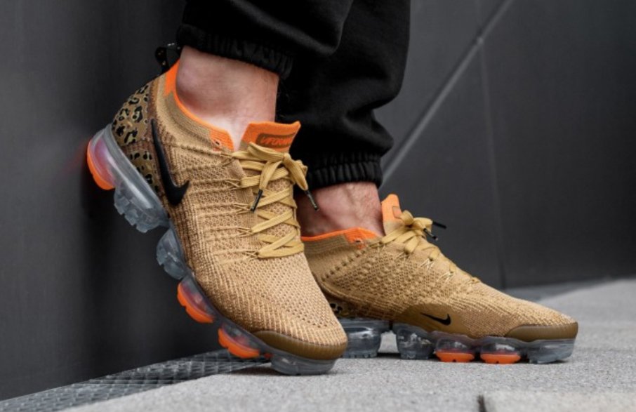 vapormax safari on feet