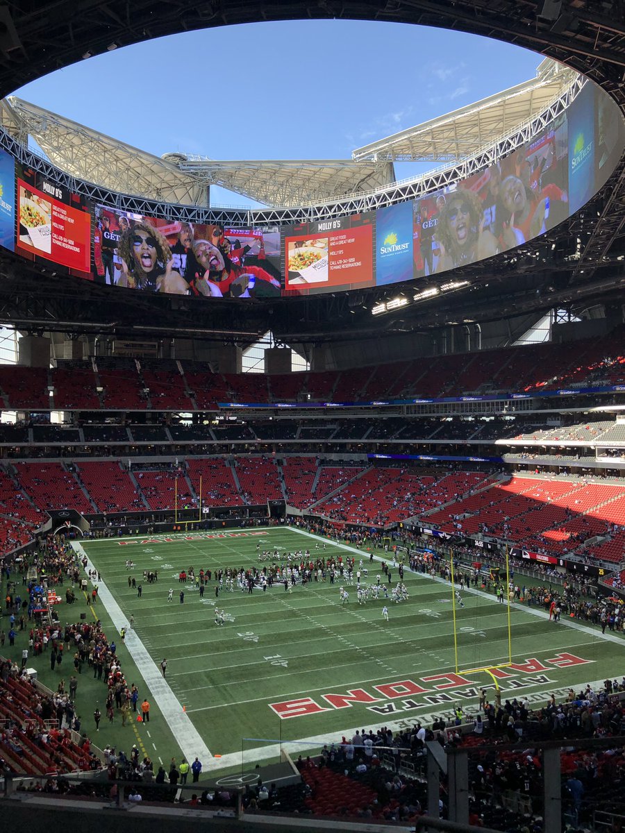 eFrank77's tweet image. We in here @AtlantaFalcons! Let get this W today. #RiseUp