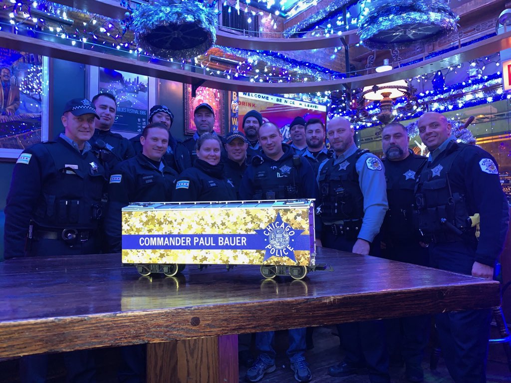 ChicagoCAPS18's tweet photo. The 18th District with a Memorial Train Car (from the Butch McGuire's Holiday Train) which was dedicated to the late Commander Paul Bauer. #Neverforget https://t.co/a97yjmMiRf