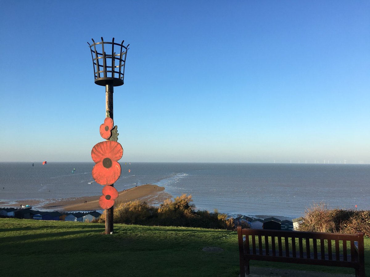 RobertHolmes1's tweet photo. Beautiful afternoon at Whitstable today 👍 https://t.co/bEpyYLXEK3