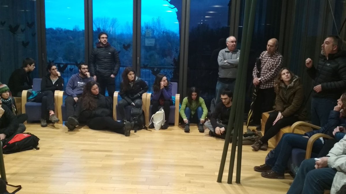 EuskalNatura's tweet photo. Salburuko irteerarekin amaiera eman diogu #NZ3T -ri. Zoragarria izan da. Mila esker hizlari eta parte hartzaile guztiei, zuek gabe ez zen posible izango! Hurrengora arte! #Sinbiosian @ueu_orokorra https://t.co/UISSir5zSL