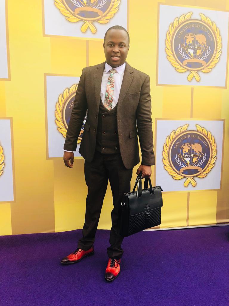 sceptrethaare's tweet photo. I'm better with my Pastor 😊🙌👑
#PastorNdzalamaZwane
#IPPC2018
#NewLevel
#IncreasedGrace
#TheCompleteNation https://t.co/pjbBTaWsNM