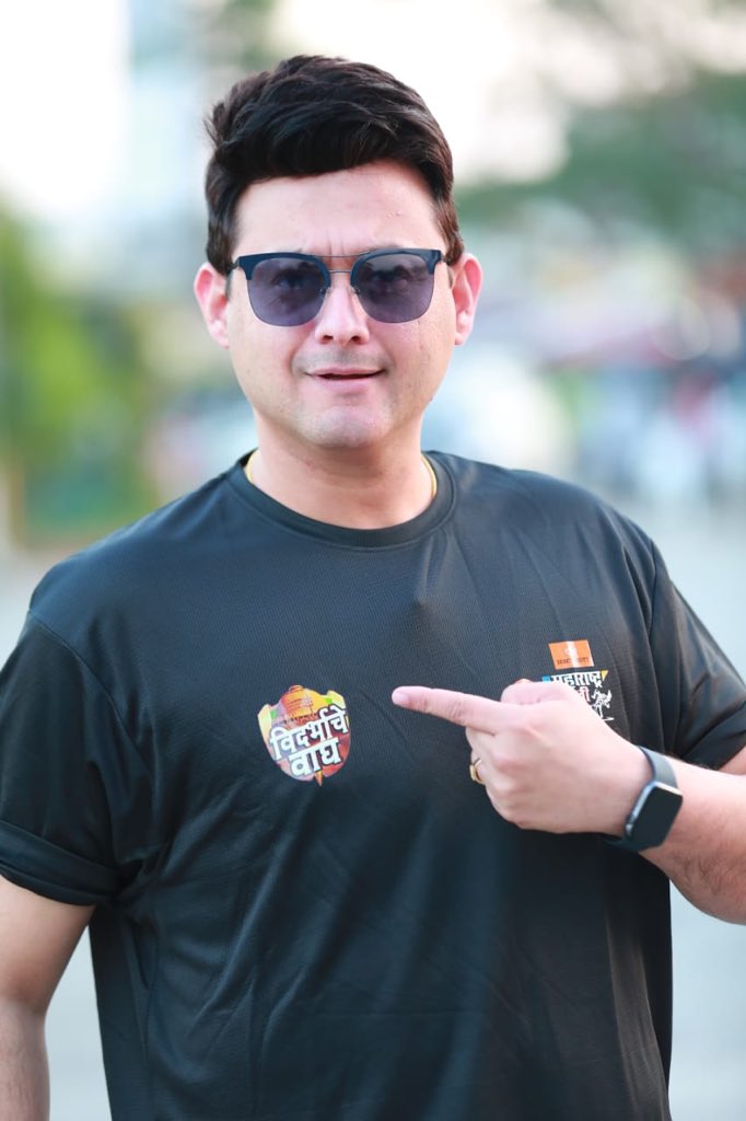 swwapniljoshi's tweet photo. “जीत हार का सिलसिला कभी खत्म नही हाेता,
कुश्ती से रिश्ता है जमीन का जिस से जख्म नही हाेता!” - @DaniishShaikh
फाइनल हरलो, पण मनं जिंकून जातोय !
पुढच्या वर्षी अजून जोरात डरकाळी फोडतील..
@vidarbhachewagh
@MahaKustiDangal @AaplaZeeTalkies @Bavesh
#ZMKDFinal #MaarMusandi #माहौल https://t.co/90qiB0ndP6