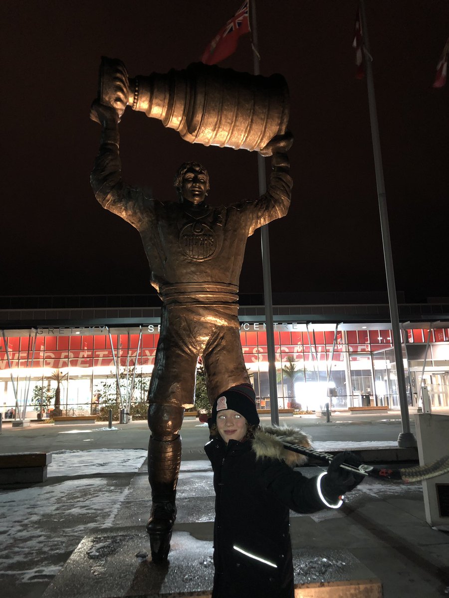 dennischicago's tweet photo. My son had a great time playing @WayneGretzkySC @WayneGretzky love this place! https://t.co/Fqdp6JRSxC