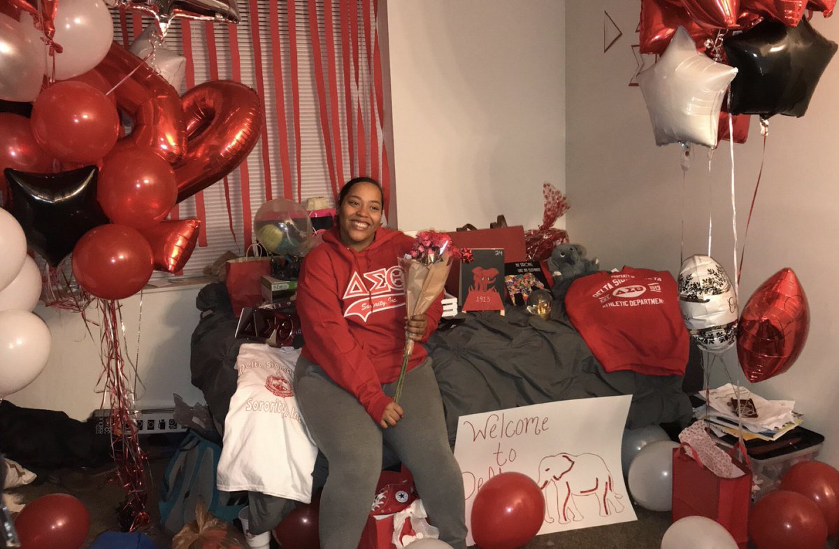 DaeDreamingg's tweet photo. Words cannot express the joy I feel, being a woman of Delta Sigma Theta Sorority, Incorporated 🐘❤️ The Redz are backkkk 😏 #SigmaEpsilon https://t.co/1nKyGqh3Fp