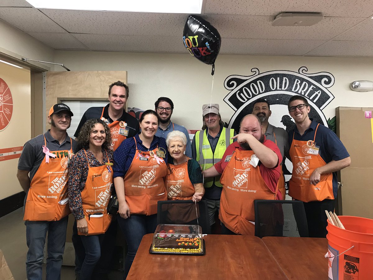 Brea1072's tweet photo. Happy Anniversary Jan!!  20 years with the company. What an accomplishment. @Allen83hd @mike_astorino @JabarrBean https://t.co/UL9xOAELHq