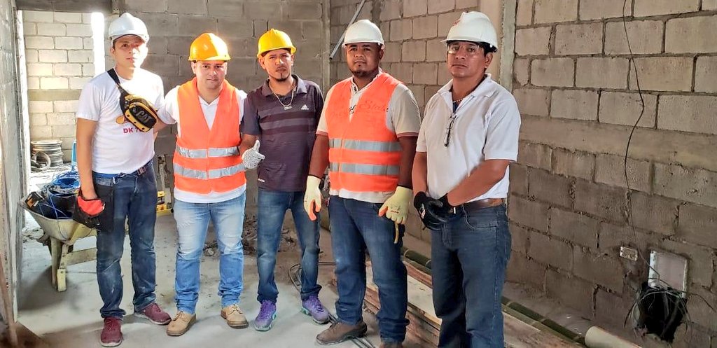 secap_ec's tweet photo. #Babahoyo | Se realizó Certificación por Competencias Laborales en el perfil de Operario especializado en mantenimiento de viviendas y edificios - Electricidad. 
#CertifícateConSecap 
#SecapZonal5 https://t.co/jGa8lX2AMn