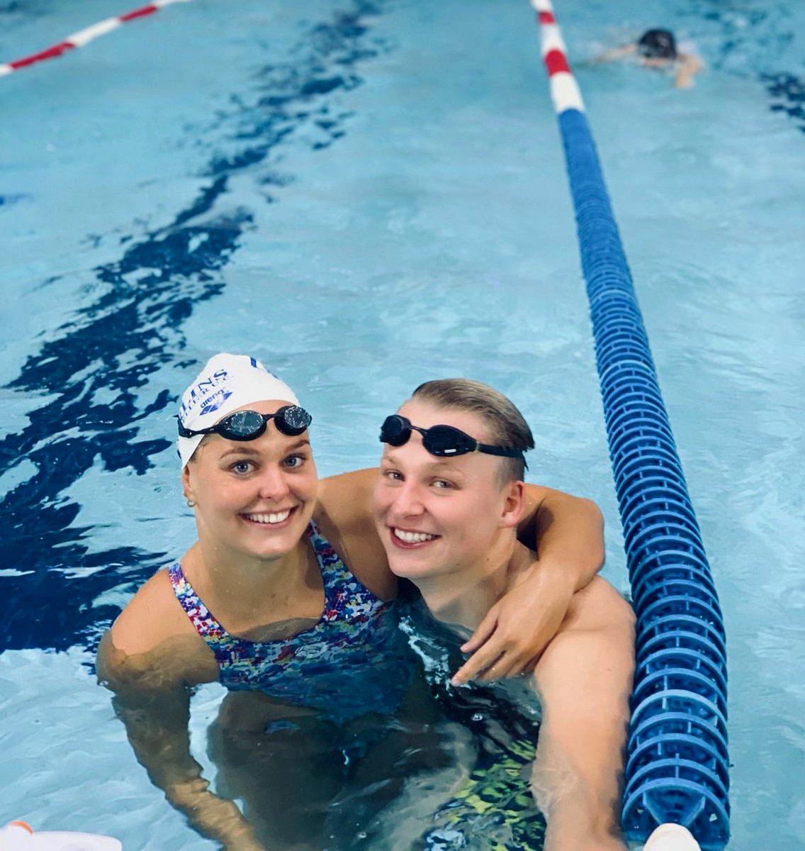Happy with my 3 medals at French nationals 😁
•
Looking forward to go to Brasil in 2 weeks for another open water competition 🤗
•
#smile #happygirl #travellife #competitionlife #🦁