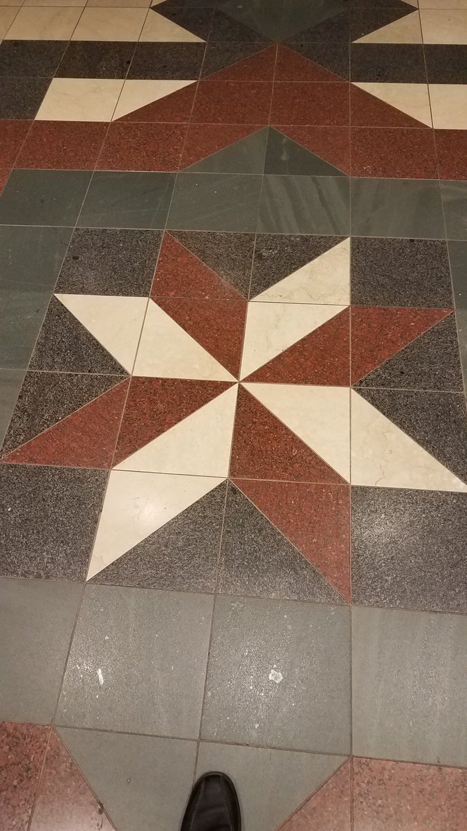 themathguy75's tweet photo. Math at the @mallofamerica! #MTBoS #AdultEdu #patternchat https://t.co/BIyQU3LhJ4