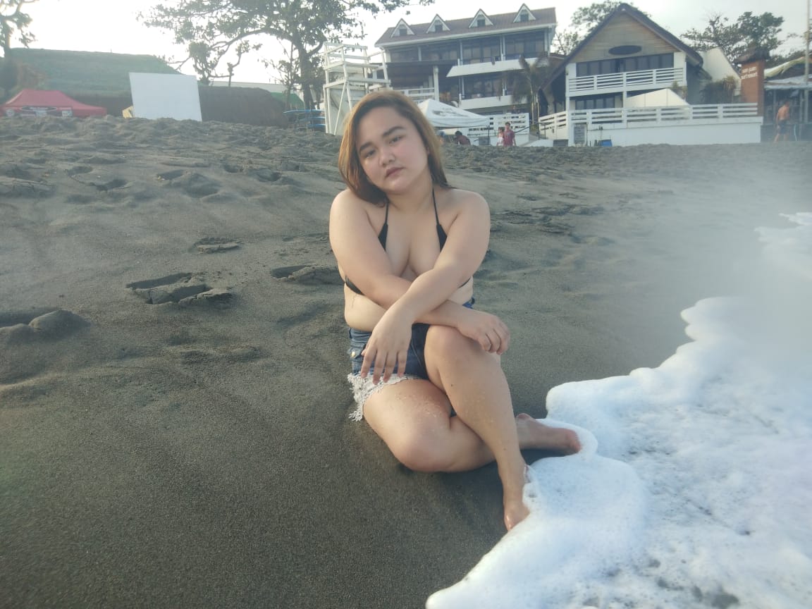 lyrababes's tweet photo. Chubby man sa inyong paningin, sa beach ay lalaban pa din. Haha.
Hayy nag baconsilog pa kasi for breakfast and bagnet for lunch. Lol. #Chubbiness #Elyu #LastNaToPromise π
https://t.co/SMtsP4scx8