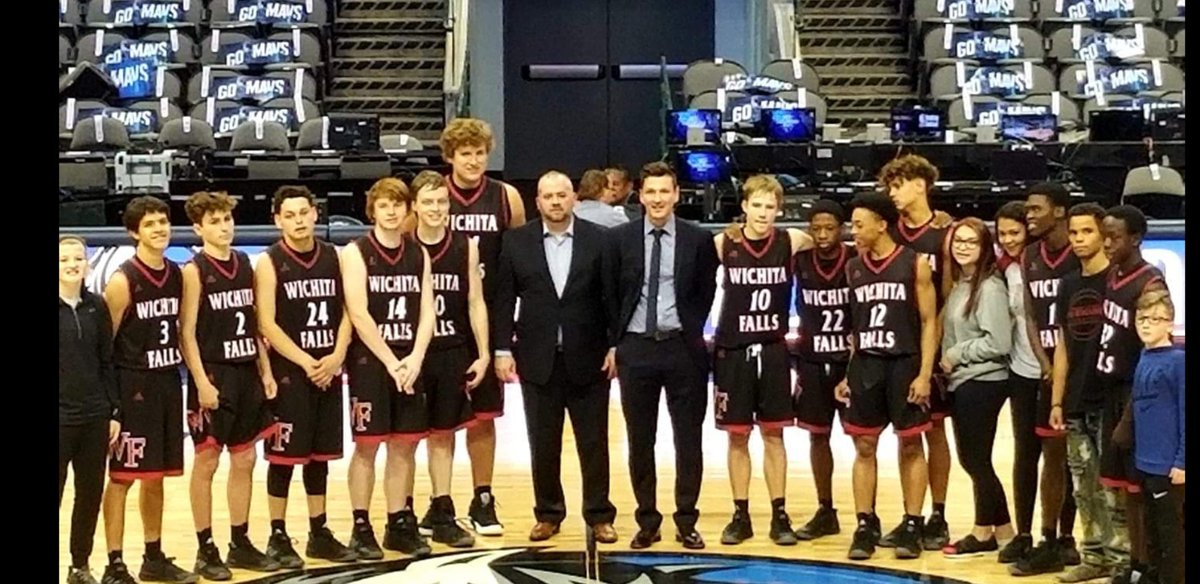 Coyotes look pretty good on an NBA court! Yotes took on Lake Dallas at American Airlines Saturday.