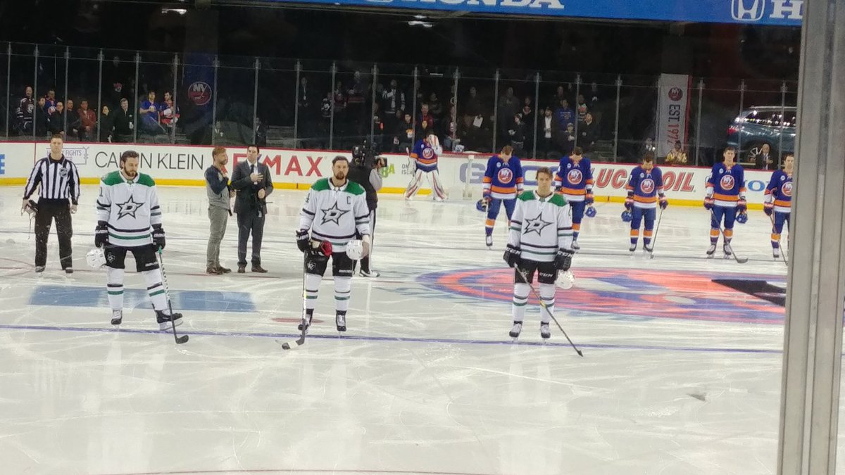 ronNcaphill's tweet photo. #DALvsNYI Even though it's not #Islanders true home...pretty mpressive to see fans repping the tradition. Great anthem and pregame too! #NHL
(No dog in the fight - but hey I'm a big @StarsMonty fan, the #DU1NATION #Proscess you know.) 1st time at #BarclaysCenter. #FanExperience https://t.co/cwJ8QU38jc