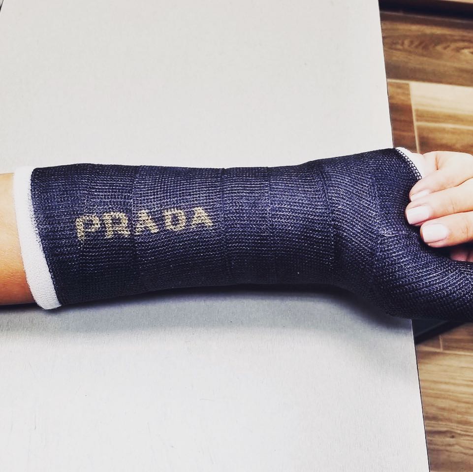 GlennDCohenMD's tweet photo. We aim to please! Just because you need a cast doesn't mean you can't have style and sophistication! #HandDoc #Surgeon https://t.co/B2LdzTgzkI https://t.co/zIJKkEUF0c