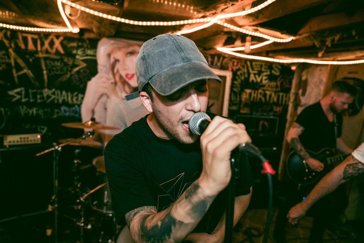 DearYouthband's tweet photo. Thx to everyone who came out to the show at #Askapunk in Ottawa with @IncaseWeCrash the other night. It was 🔥. https://t.co/vZcXTpZfuF