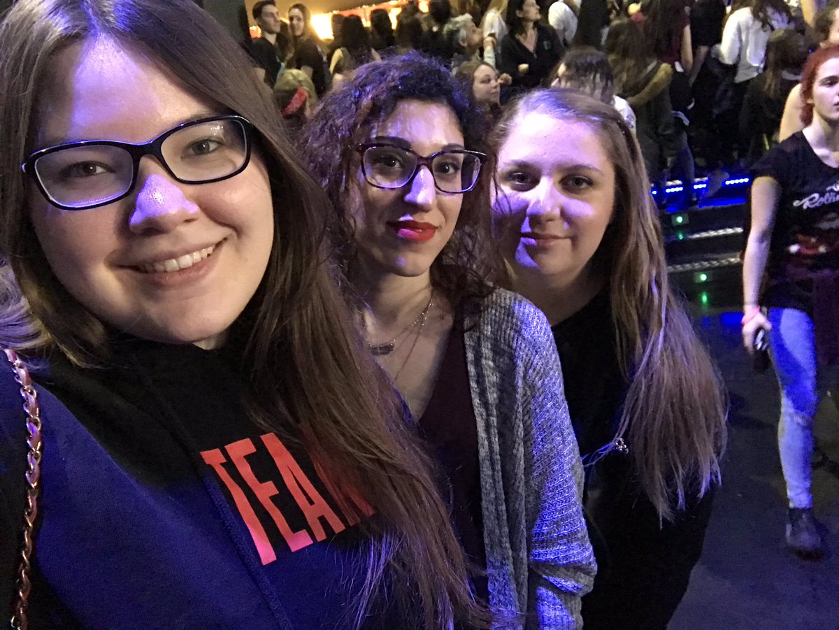 hemademebelieve's tweet photo. “Always with you”. ❤️ @5SOS @Ashton5SOS @Calum5SOS @Michael5SOS @Luke5SOS
May 9, 2015 - Milan #ROWYSOTour
May 14, 2016 - Rome #SLFLTour
March 29, 2018 - Milan #5SOS3Tour
November 17, 2018 - Milan #MYTTour https://t.co/mKSG7CVFjh