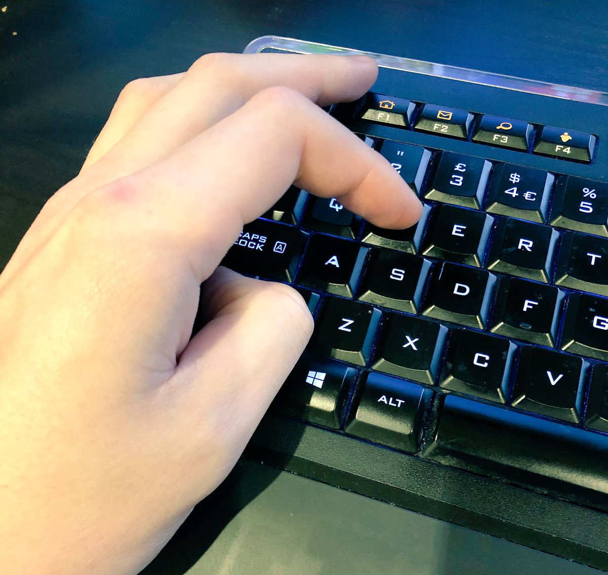 Top 101+ Pictures How To Do Thumbs Up On Keyboard Excellent