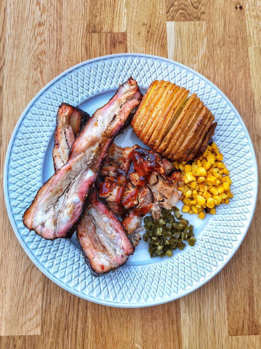 Hickory and cherry wood smoked hung ribs served 2 ways (whole rib and chopped) with spiced butter corn, Himalayan pink salt hasselback potatoes and jalepeno' relish.

Yes it is 'only' ribs but this one was a good one for me.

Night folks. 👍🏻 #SundayThoughts