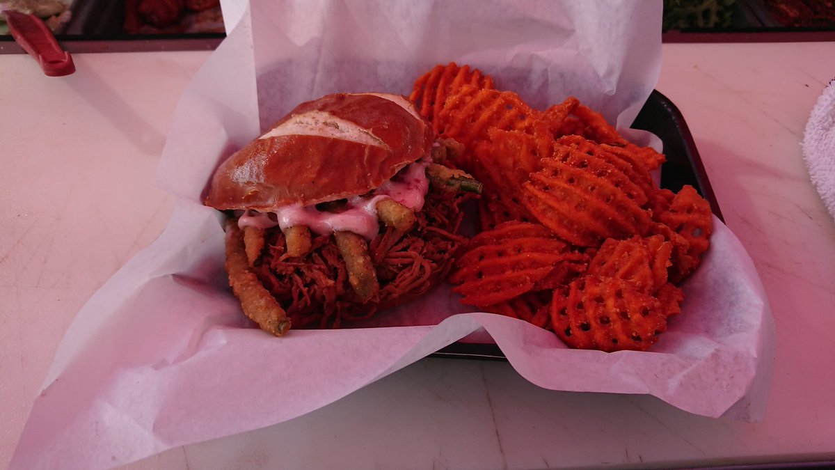 PrimetimeGrill's tweet image. The Primetime Grill is open at State Farm Stadium for the @AZCardinals vs @Raiders game today! Come see us and try our specials: the Thanksgiving on a Bun sandwich, or the Tuscan Chicken Sandwich. #Primetime #Grill #NFL #Tailgate #Brat #pork #Burgers #chicken