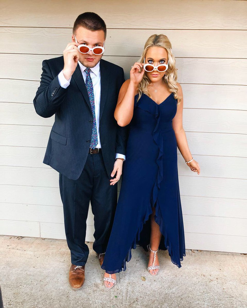 alliepope10's tweet photo. Can we relive last night please? #SeniorFormal 🥂❤️ https://t.co/gX8741rcB3