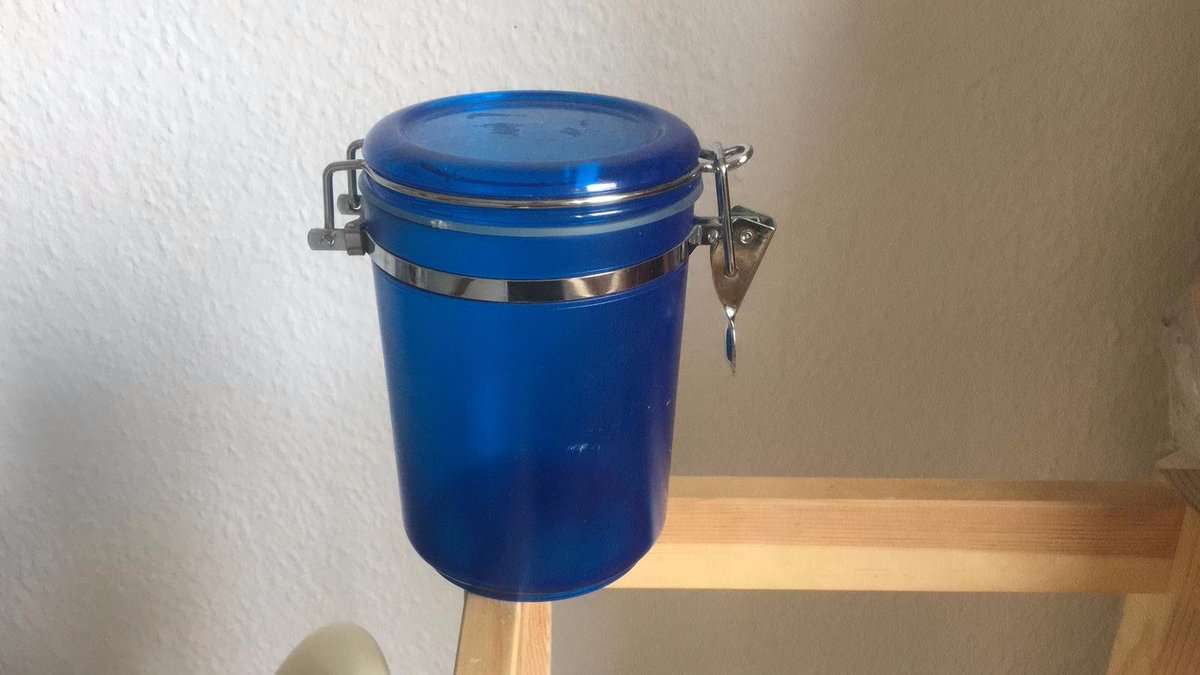 binee_co's tweet photo. Wird dieser kleine Behälter für binees @martin_jaehnert s Abfälle reichen während der #europäischewochederabfallvermeidung ? Mehr zum Firmen-Wettstreit mit Anja Hirschfelder auf https://t.co/OTgDmq1jz4 und https://t.co/jY80YiGwrh - schließ Dich an! https://t.co/4brOn4ZpuP