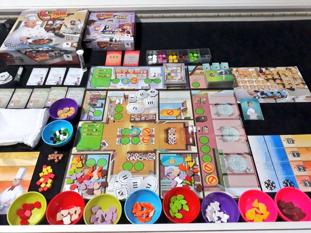 GamesAndYou_'s tweet image. Todo preparado para abrir las puertas de nuestro restaurante. Sean bienvenidos a #KitchenRush #KitchenPieceOfCake Incluimos en nuestra carta #KitchenRushPostresDeciliosos 
Tranquilos, podremos con todas las comandas #boardgames #juegosdemesa