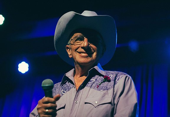 Emchy 🌈 🖤 🤎 🤠 🪗 tweet media