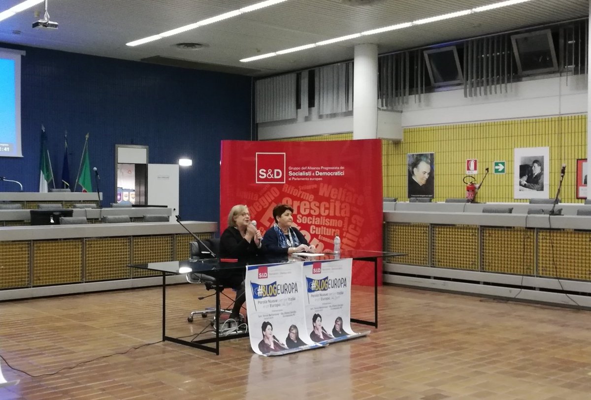 elena_gentile's tweet photo. È un onore vedere, di domenica pomeriggio, l'aula del consiglio comunale di #Cerignola piena! Per parlare insieme a @TeresaBellanova di "Parole Nuove per un'Italia e un'Europa più forti". #blogeuropa https://t.co/BKnYD5PoxU