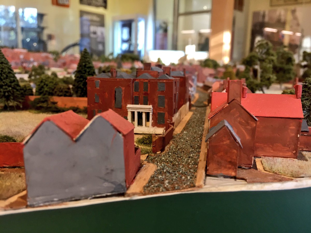 MrTimDunn's tweet photo. In 1987, Mr Roger Brown retired from his post as Hampshire’s Planning Officer. For the next 9 yrs he built this vast 1:300 scale model of Winchester, as it was in 1870, based on the city’s first OS map. He died in 2015, leaving it to the city. Today,it’s on display in the Museum. https://t.co/1O0CurKuSx