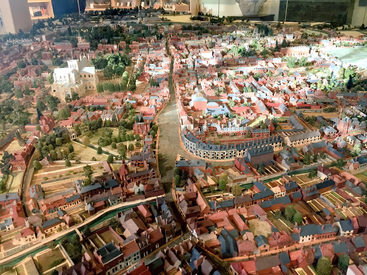 MrTimDunn's tweet photo. In 1987, Mr Roger Brown retired from his post as Hampshire’s Planning Officer. For the next 9 yrs he built this vast 1:300 scale model of Winchester, as it was in 1870, based on the city’s first OS map. He died in 2015, leaving it to the city. Today,it’s on display in the Museum. https://t.co/1O0CurKuSx