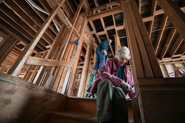 Brenda Beane, left and Joan Danek, right work on a Habitat for Humanity home in Newburgh, NY on October 31, 2018. For the Times Herald-Record <a href="/recordonline/">Times Herald-Record</a> #onassignmnet #habitatforhumanity #volunteering #realheros #womenbuild #guttinghouses #constructio… ift.tt/2Q9I6Ni