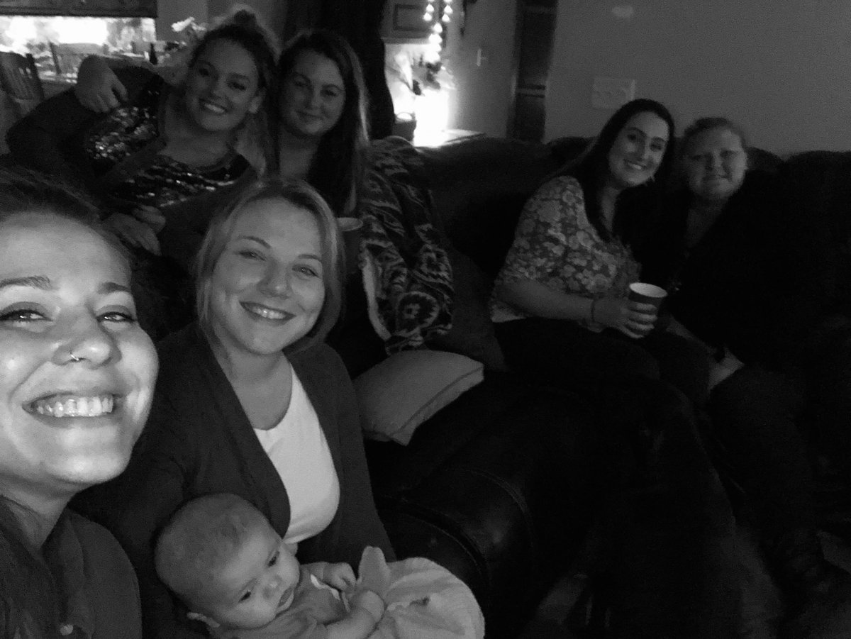 jessieseiderer's tweet photo. Don’t know what I would do without them 🥰 missing @annieseiderer https://t.co/tTDvGCJWMC