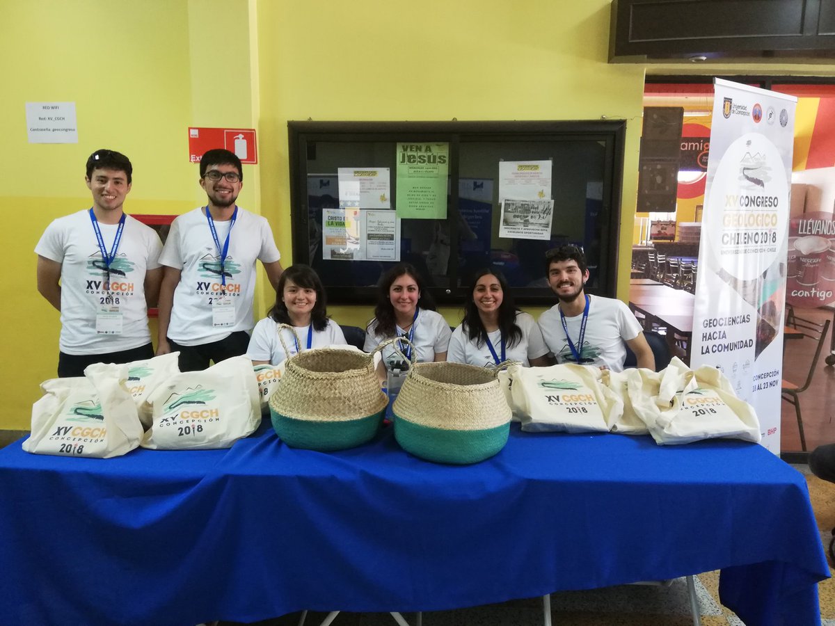 XVCGCh's tweet photo. El staff del #XVCGCh los estan esperando en el registro. Es muy simple, solo debe mostrar el codigo QR #XCCGCh https://t.co/BFoh0WbKs5
