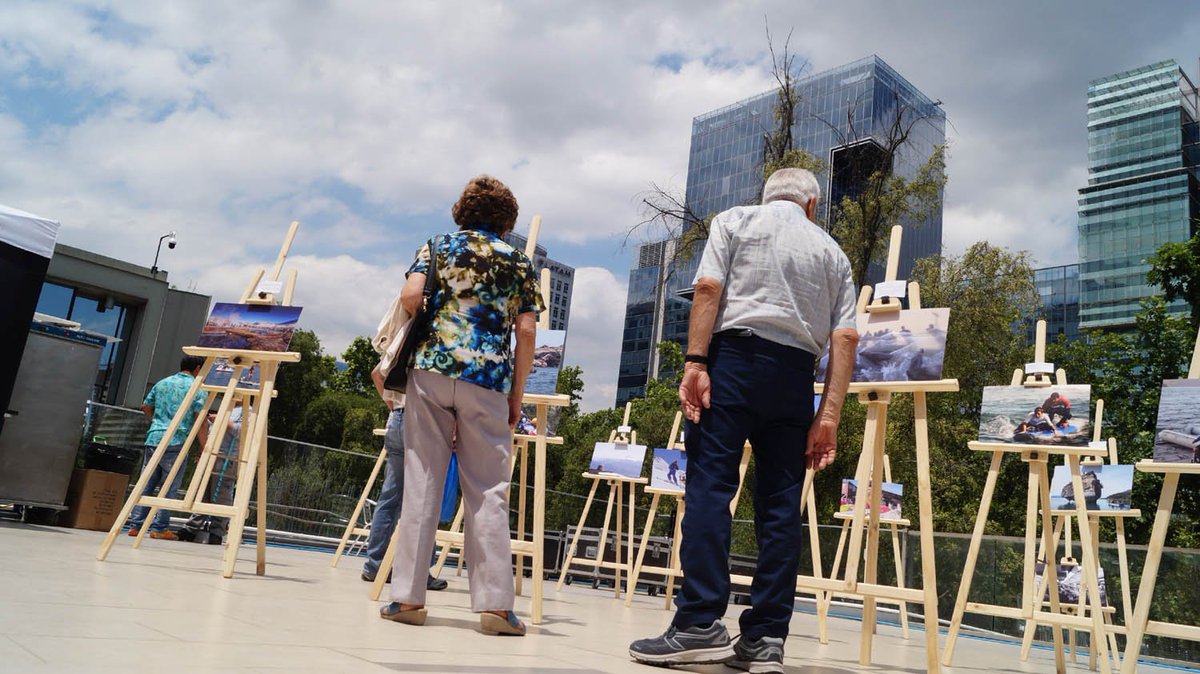 Los periodistas de <a href="/ApturChile/">APTUR Chile</a> realizaron la premiación de su V concurso de #Fotografía en #ExpoVyva2018 : Ganador 1 lugar , junto a #MonicaZalaquett #SubsecretariaTurismo y #AntonioFaundesM presidente de #ApturChile .