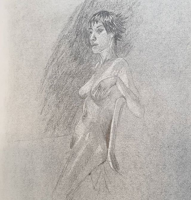 suzywalkertoye's tweet image. #Girl with spikey hair. #LifeDrawing with @londondrawing, probably 15-20mins drawing time. Koh-i-noor #GraphitePowder with a #tombow mono eraser on A3 #sketchbook again.