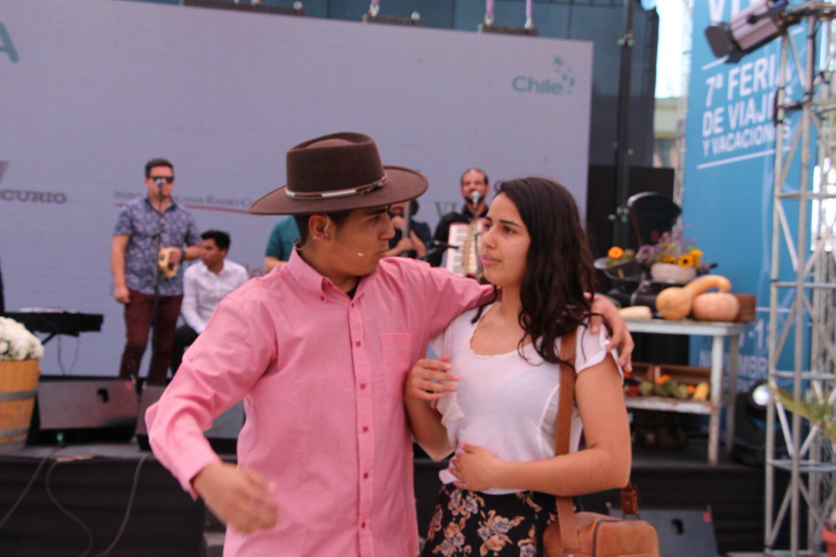 #Cabildo se hizo presente hoy con una presentación de cuecas en la Feria Internacional de Turismo #VYVA2018. La Provincia de #Petorca presentó, además, un atractivo desfile de modas con tejidos de #LaLigua Gobernadora <a href="/mpazsante/">María Paz Santelices</a>
destacó la nutrida oferta turística de nuestra zona