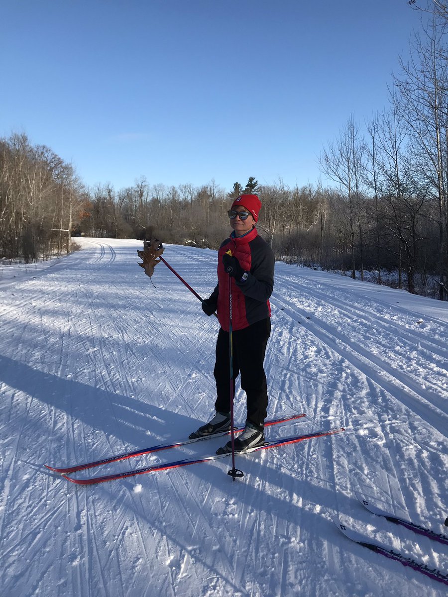 melhaskins's tweet photo. @profdowell @marg_obrien @NCC_GatPark You can imagine the shenanigans that caused the fall. She blamed it on an innocent leaf 🙄 #excusesforeverything https://t.co/CHiPROPaTY