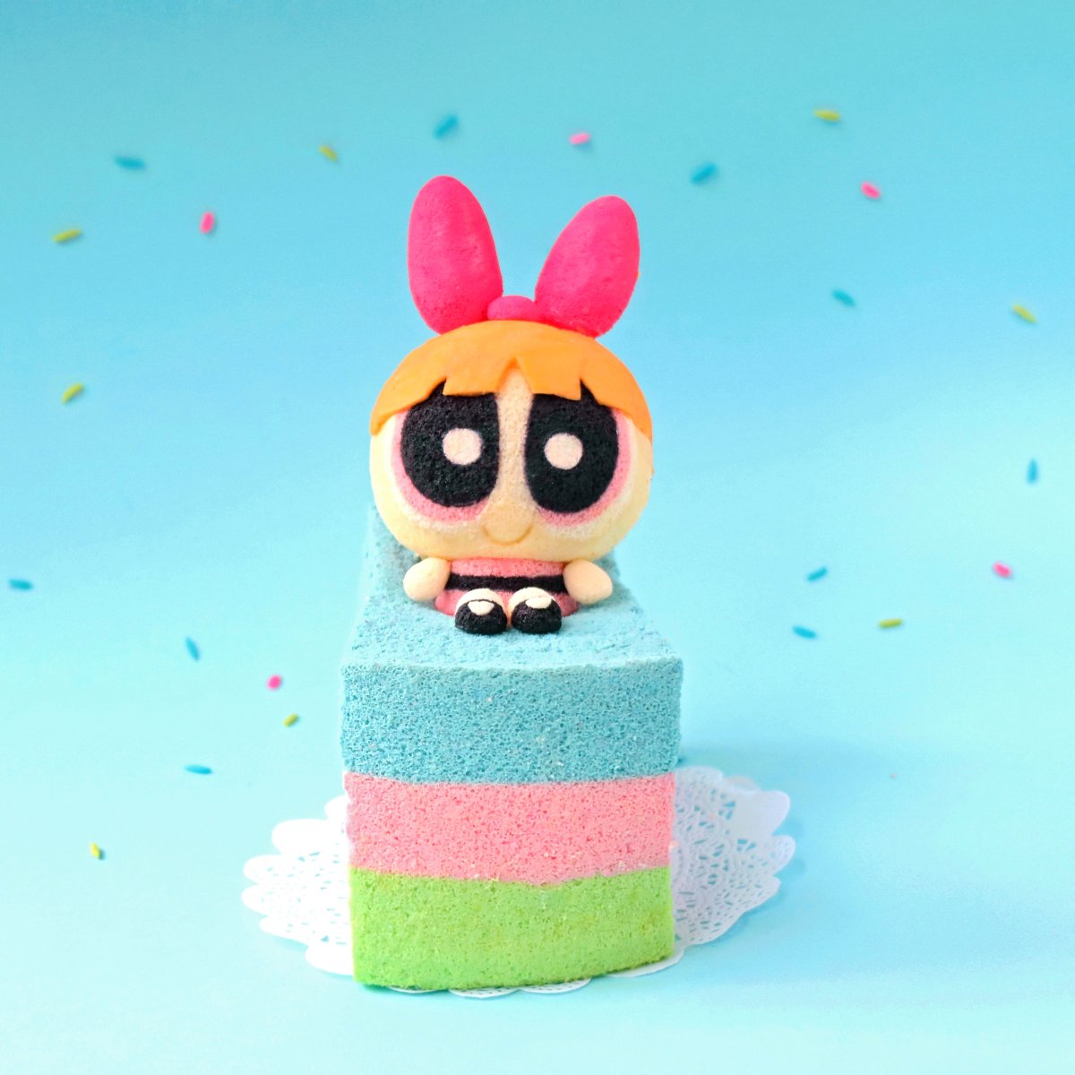 cartoonnetwork's tweet photo. Happy 20th Anniversary to everyone's fav GIRL POWER superhero trio! 💚💖💙🎉🎂 Thank you for teaching us the true meaning of friendship and bravery, and for showing young girls that they can save the world💪👯‍♀️💃✨

Chiffon cake by Instagram/susanne.decochiffon https://t.co/U5QLPhSLB5
