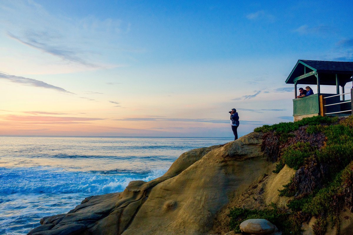 tiredcoffeeguy's tweet photo. Sunset sniping
.
 #skyporn #sunsetsniper #skylovers #sunrise_and_sunsets #sunsets #sunset_hub #sunsetlovers #all_sunsets #sunset_madness #sunset_stream  #sonyalpha #portraitphotography #profile_vision #bleachmyfilm #portraitpage  #portraiture #igerssandiego #sandiego_ca https://t.co/kH0GYnNYMj