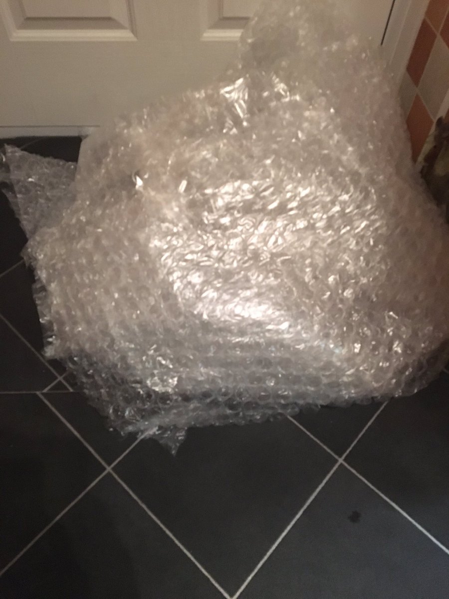 Sophj011295's tweet photo. This has been sat on my kitchen floor from a delivery yesterday. Should I pop or not @bbcdoctorwho @BBCOne ??? #DrWho #popornot #deadlybubblewrap #Kerblamit https://t.co/5tJdm6aT7w